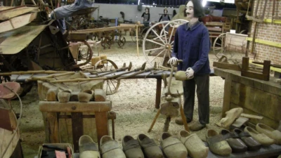 Le sabotier d'autrefois